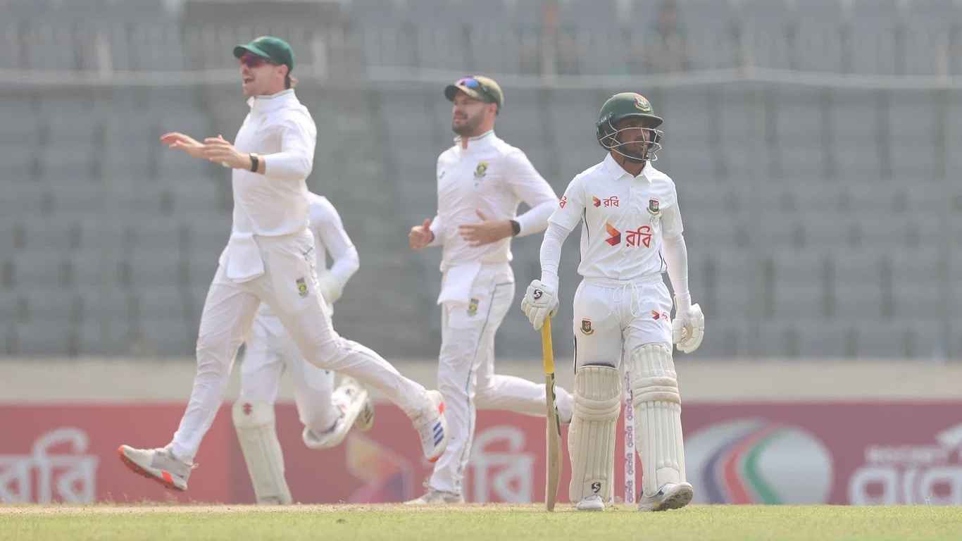 ৪ উইকেট হারিয়ে ব্যাটিং বিপর্যয়ে বাংলাদেশ
